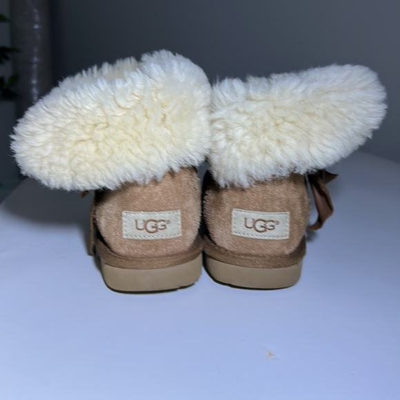Girls UGG - Boot - Roll Up or Roll Down - Side Leather Bow - Size 3 - $32 - Picture 6 of 11